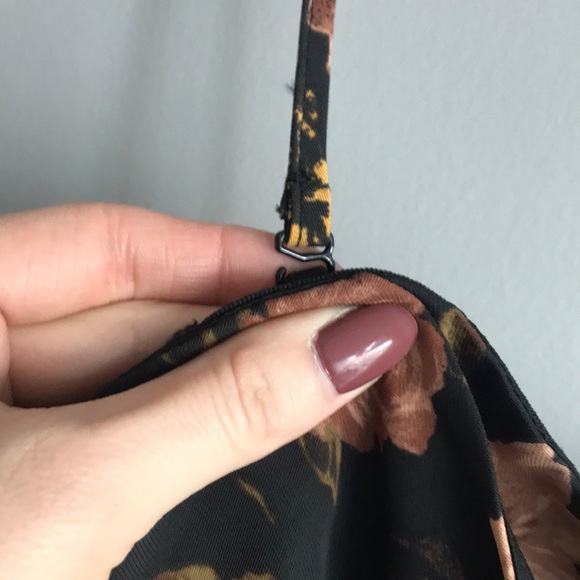 Twist front romper - Picture 4 of 5